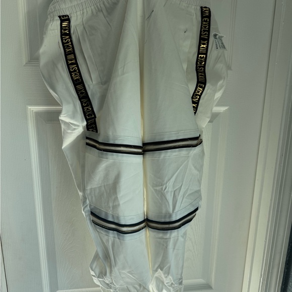 EXCLSV White Tracksuit with Black Accents - Picture 6 of 6